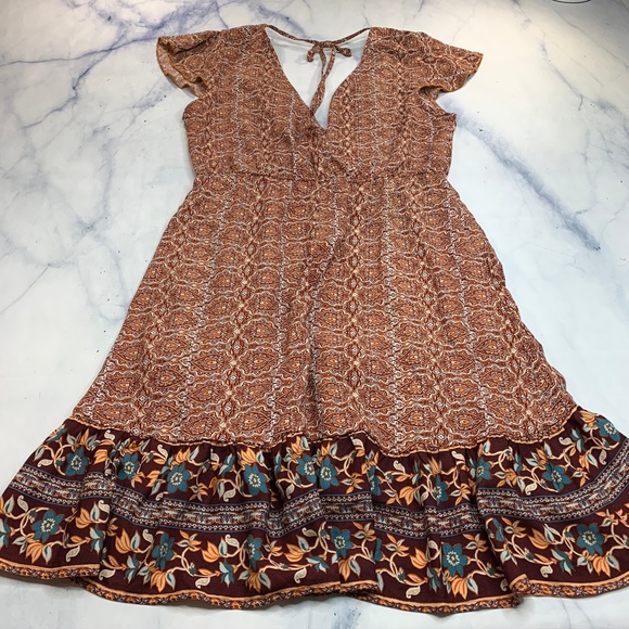 Band Of Gypsies Flutter Boho Wrap Medallion Dress - Picture 4 of 8